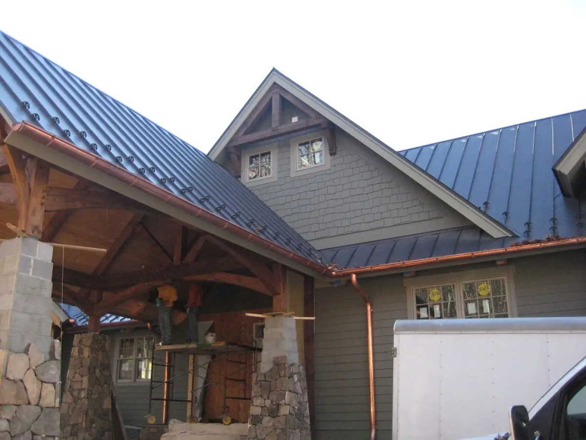Craftsman Roofing team delivering quality roofing work in Green Meadow